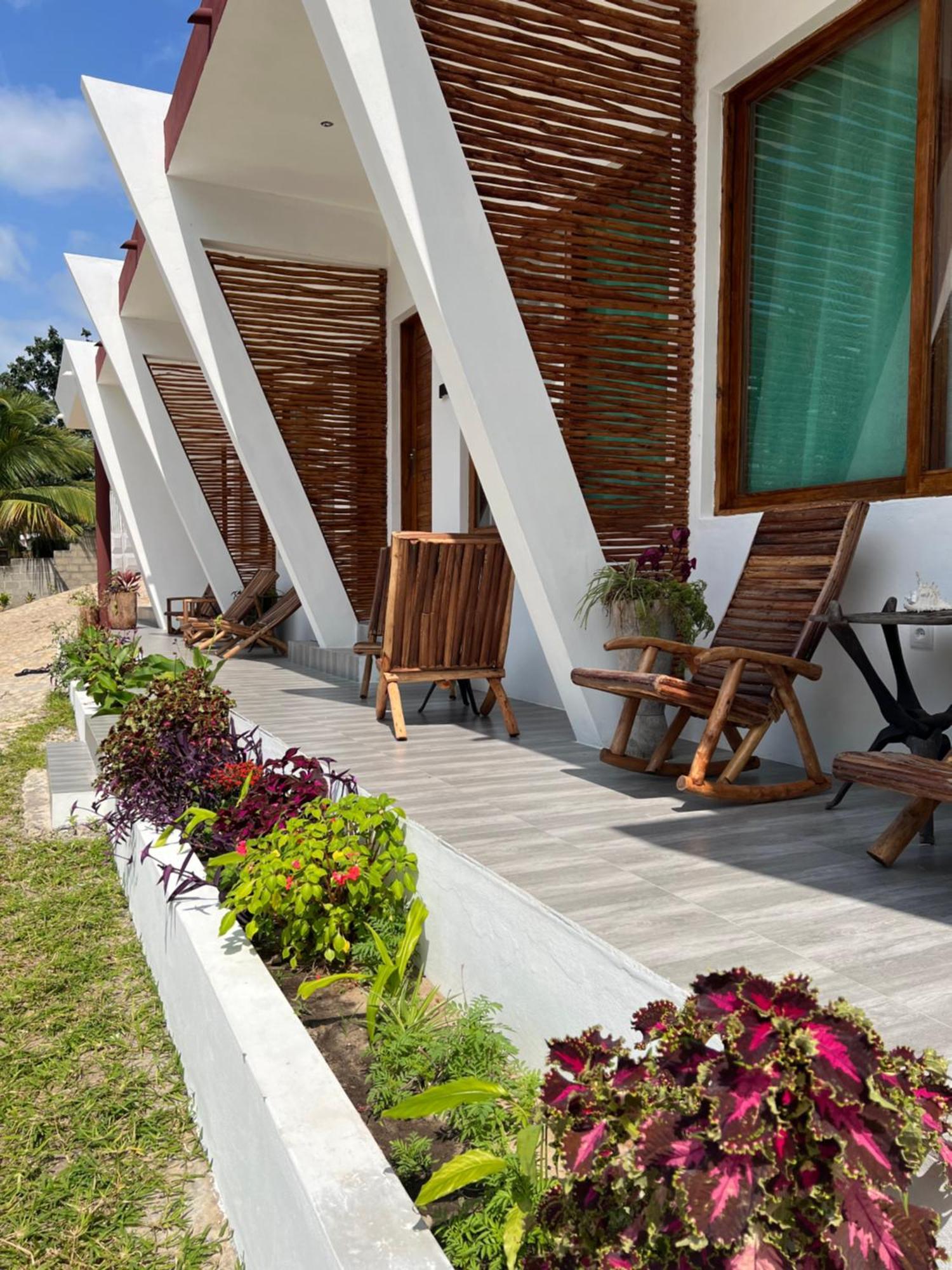 Bed and Breakfast New Giraffe House Виланкулос Экстерьер фото