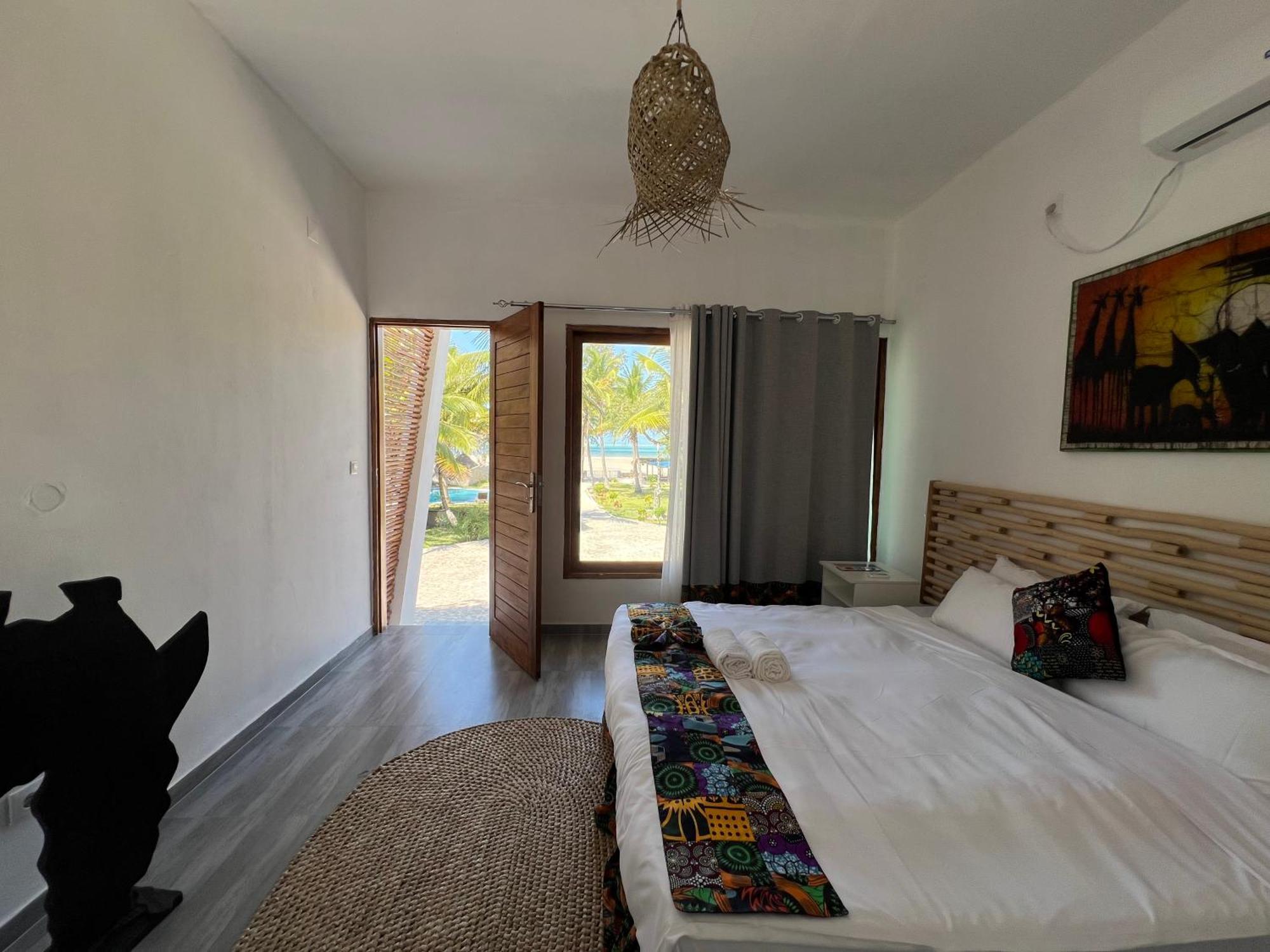 Bed and Breakfast New Giraffe House Виланкулос Экстерьер фото
